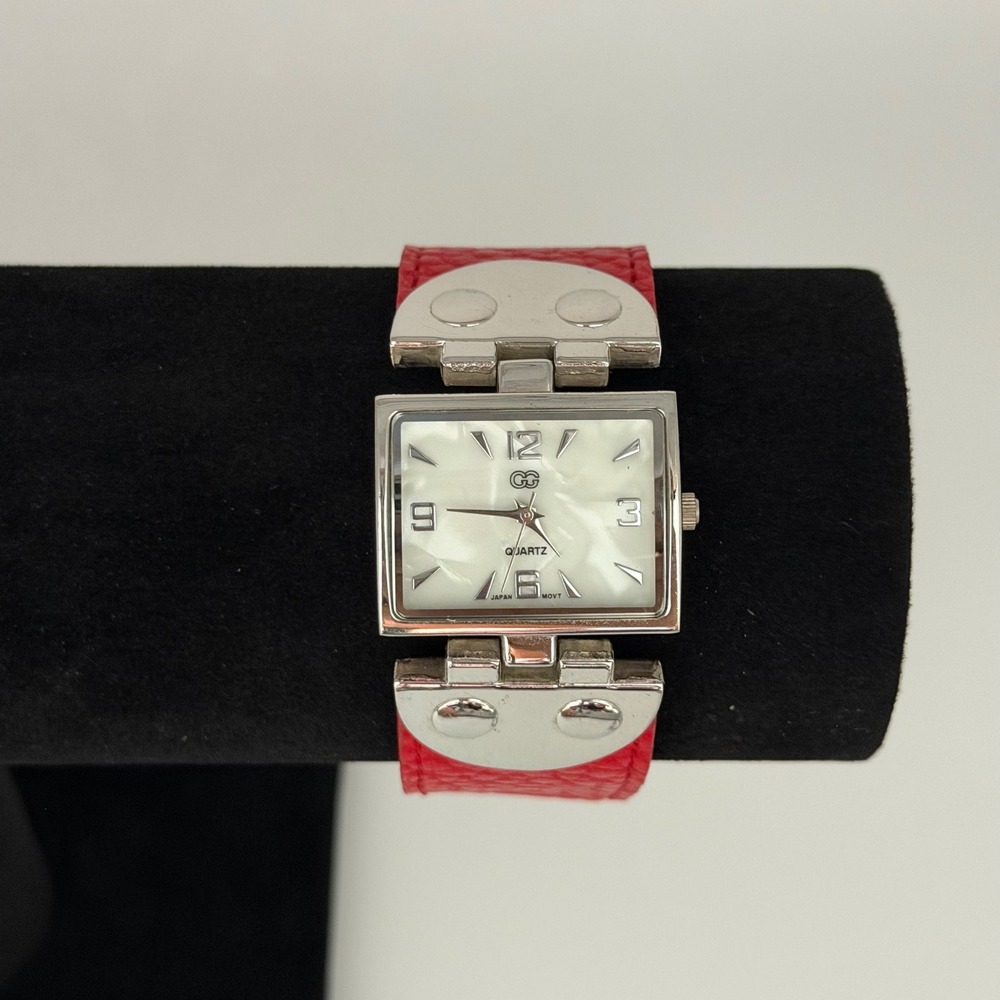 GG Quartz Japan Movt Watch Red Faux Leather Strap Mother of Pearl Dial Vintage